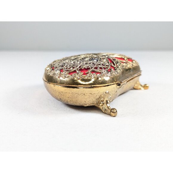 Vintage Butterfly jewelry box made in Japan, Gold tone filigree trinket box gift - Picture 4 of 10